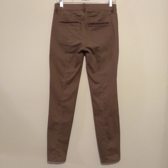 🎁 WHBM Vintage, The Skimmer Jeans. Motto Inspired with Gorgeous Velveteen Trim - Picture 9 of 16